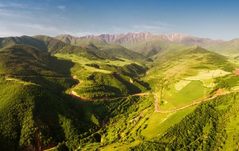 Montagnes arméniennes dans la région de Siounik