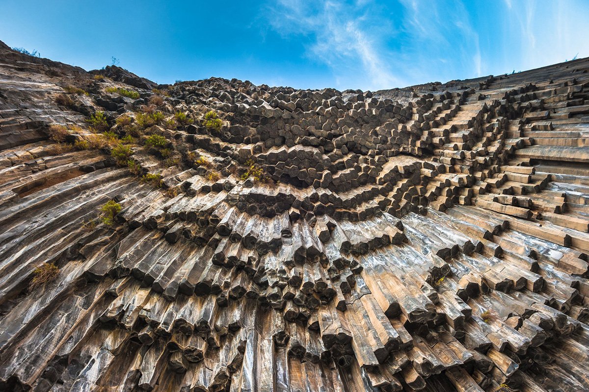 Orgues basaltiques dans la gorge d'Azat à Garni